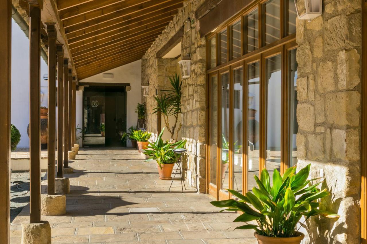 Hotel Puerta De La Luna Baeza Luaran gambar