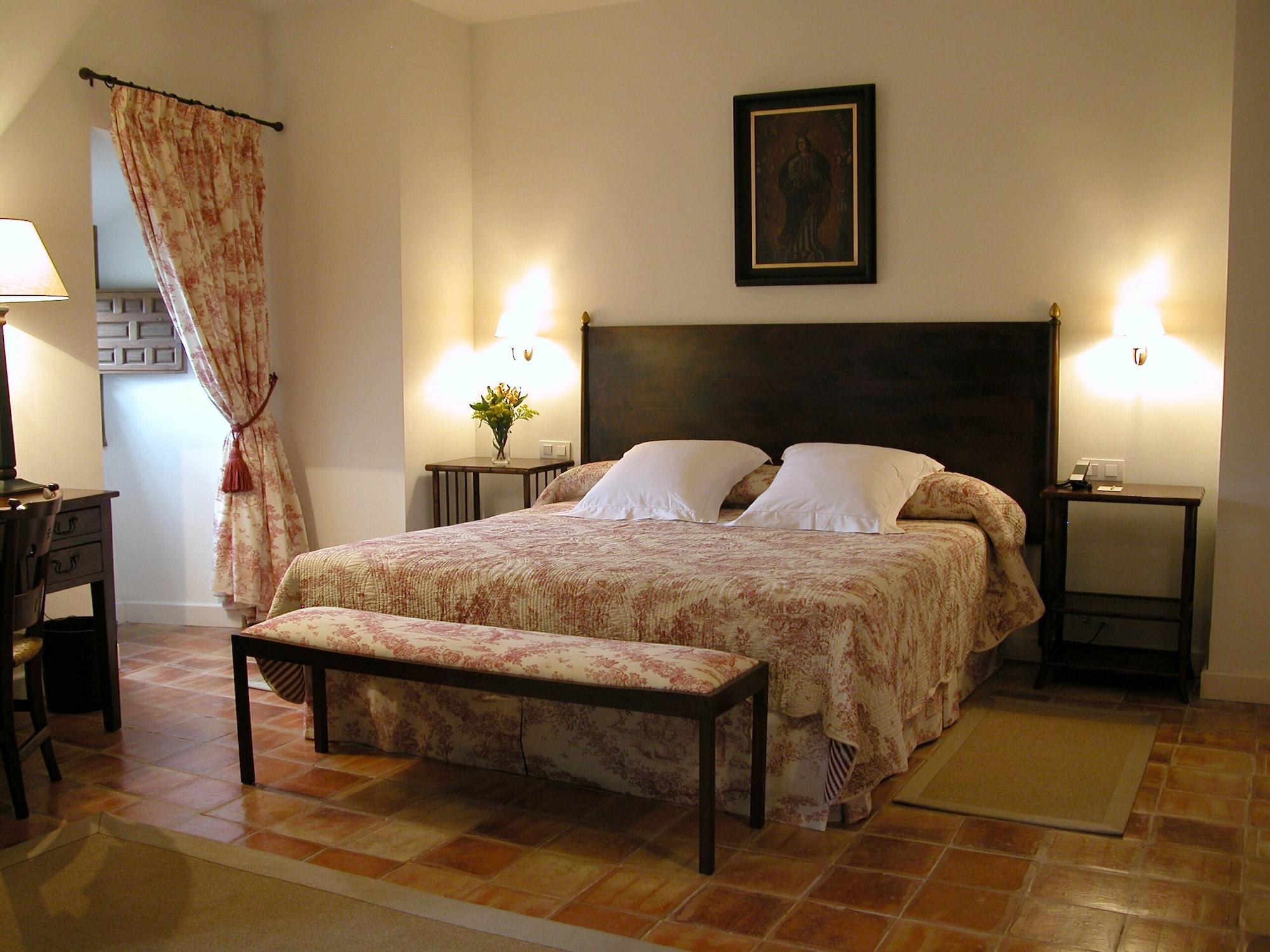 Hotel Puerta De La Luna Baeza Bilik gambar