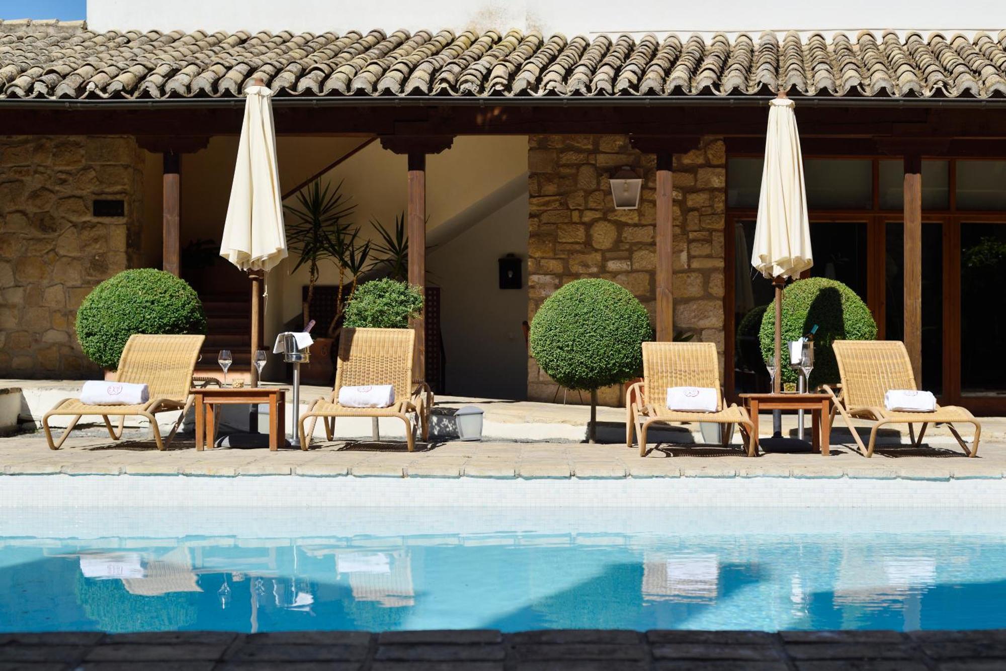 Hotel Puerta De La Luna Baeza Luaran gambar