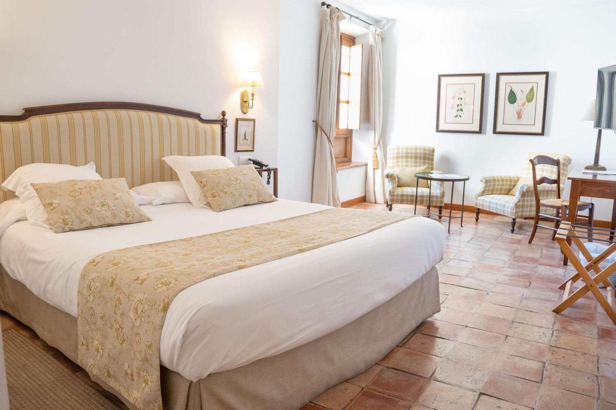 Hotel Puerta De La Luna Baeza Luaran gambar