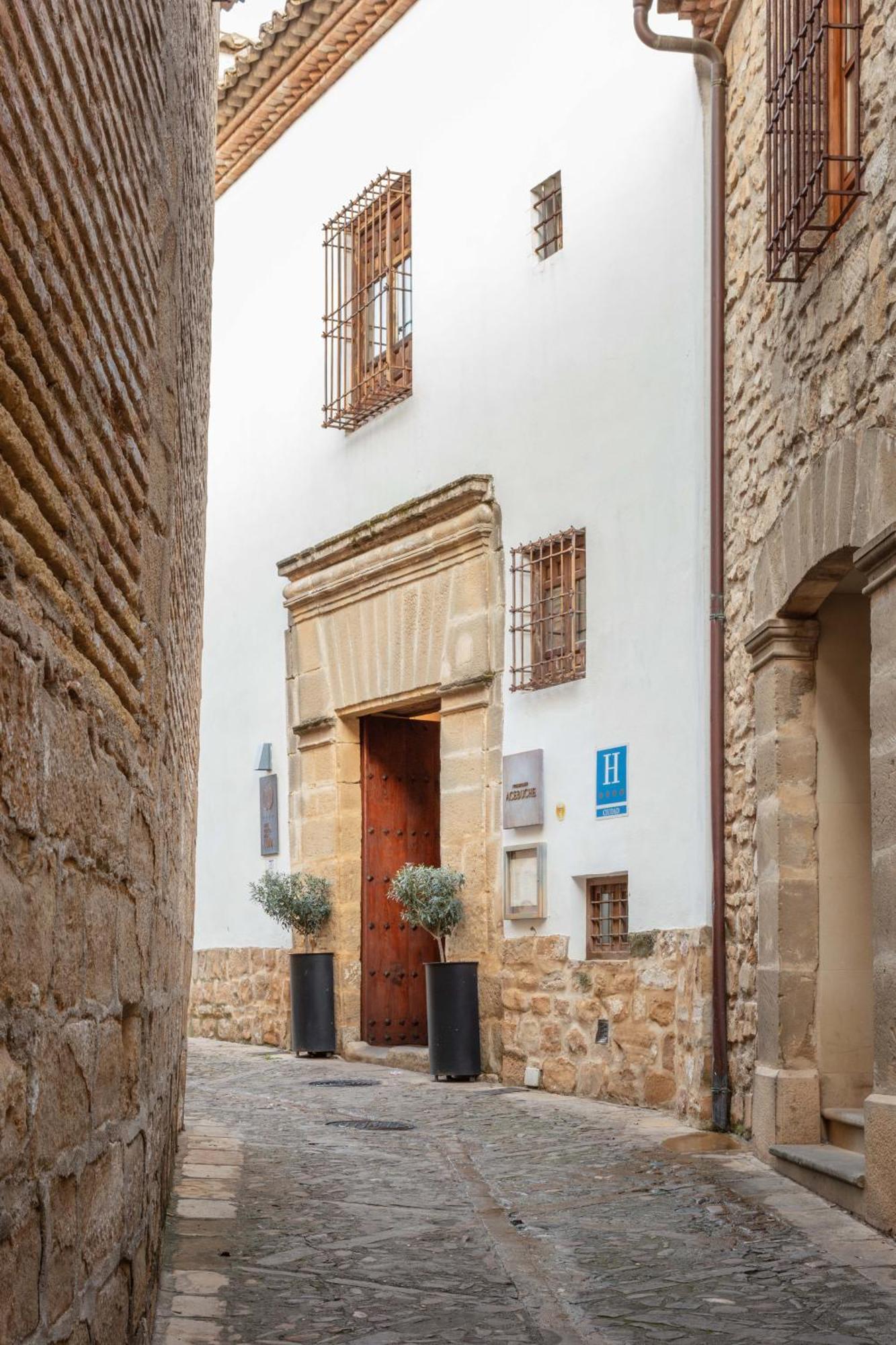 Hotel Puerta De La Luna Baeza Luaran gambar