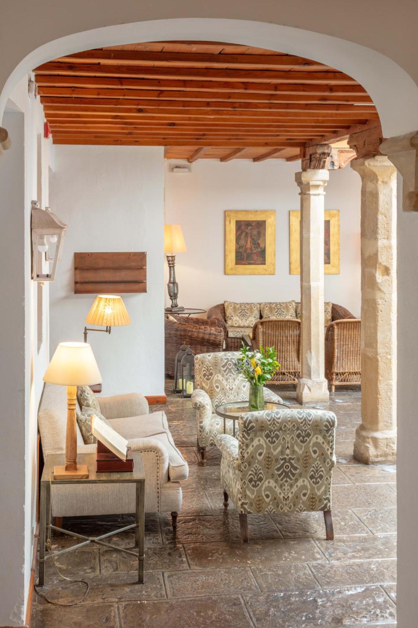 Hotel Puerta De La Luna Baeza Luaran gambar