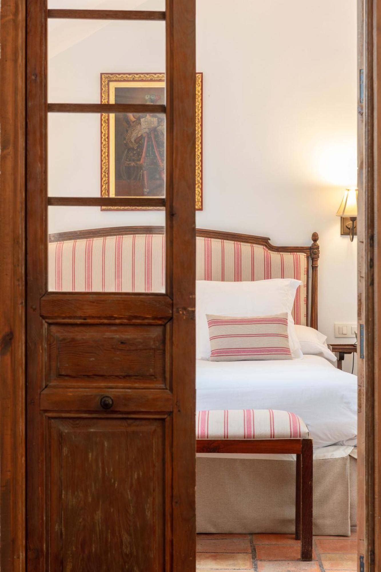 Hotel Puerta De La Luna Baeza Luaran gambar