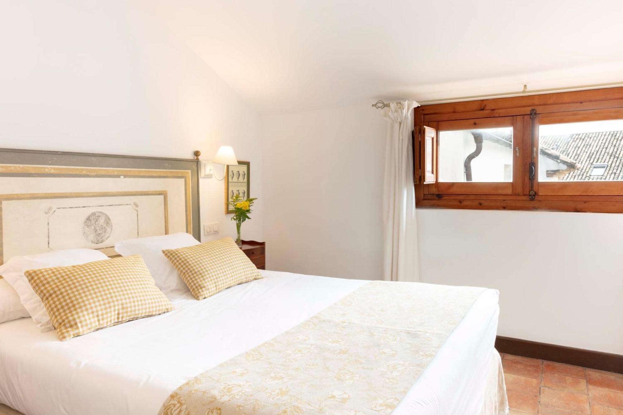 Hotel Puerta De La Luna Baeza Luaran gambar