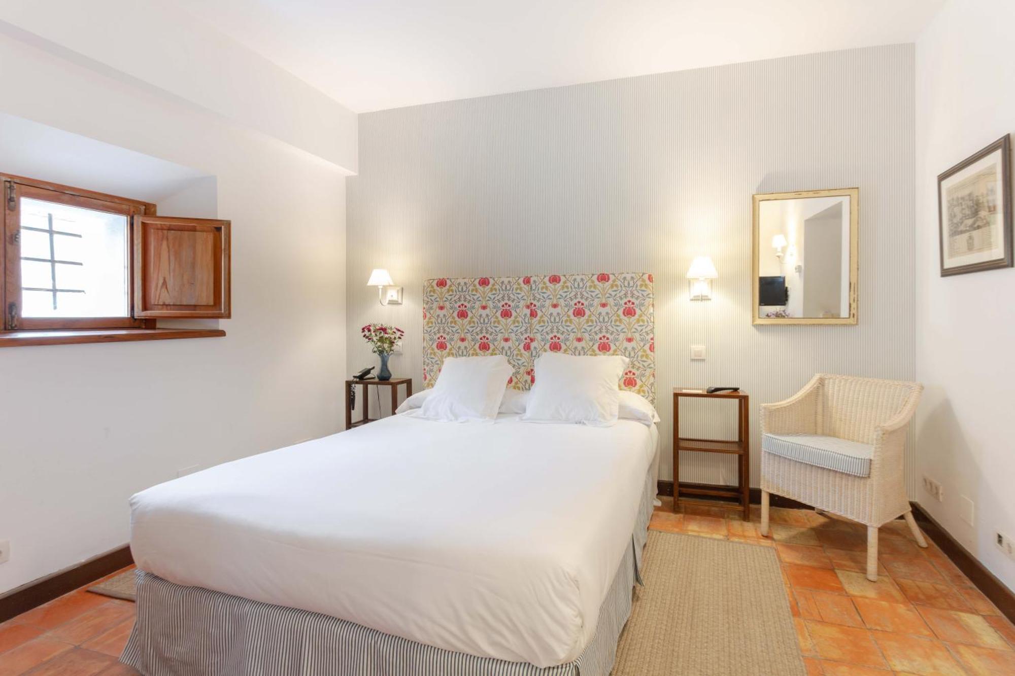 Hotel Puerta De La Luna Baeza Luaran gambar