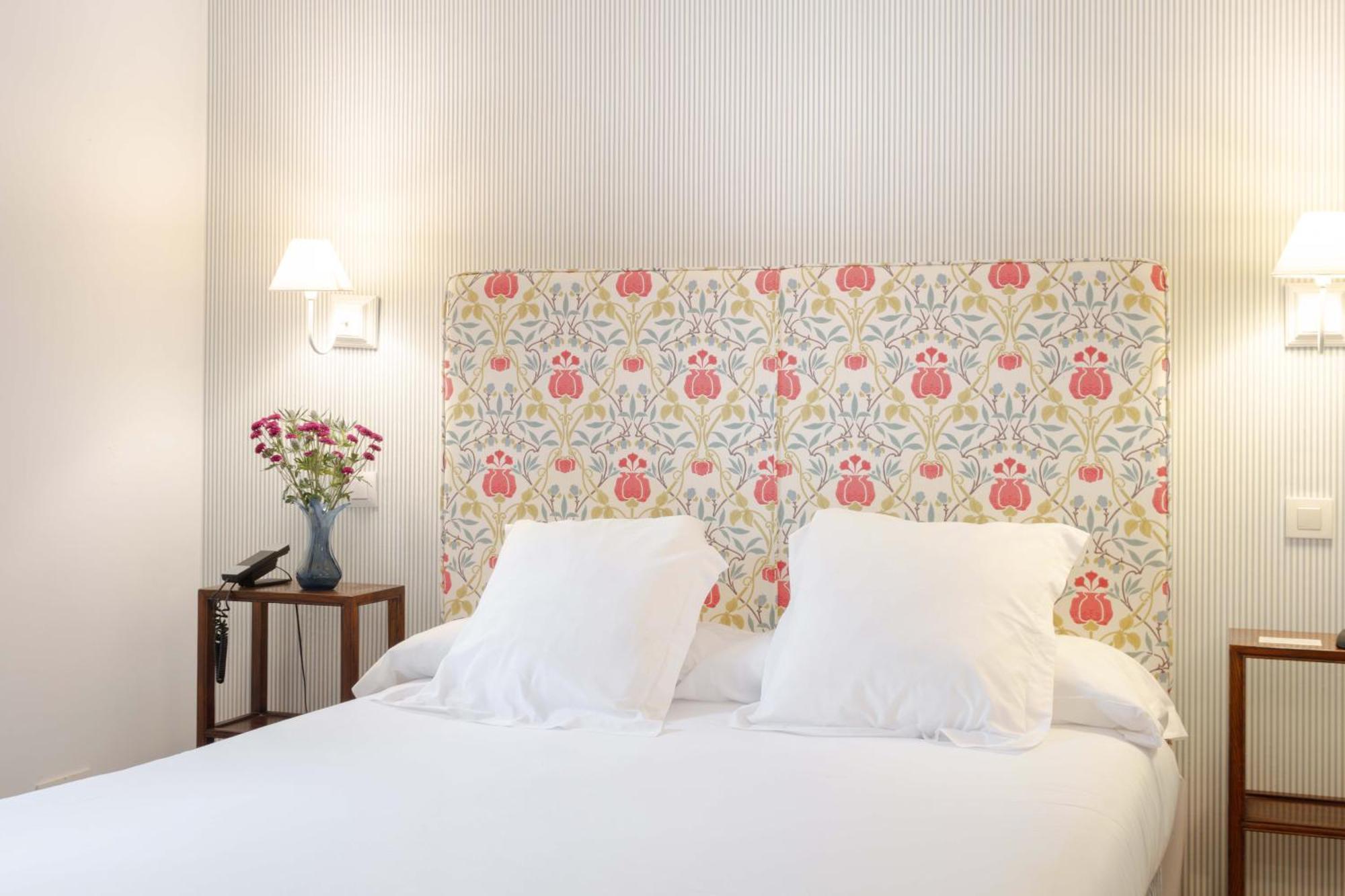 Hotel Puerta De La Luna Baeza Luaran gambar