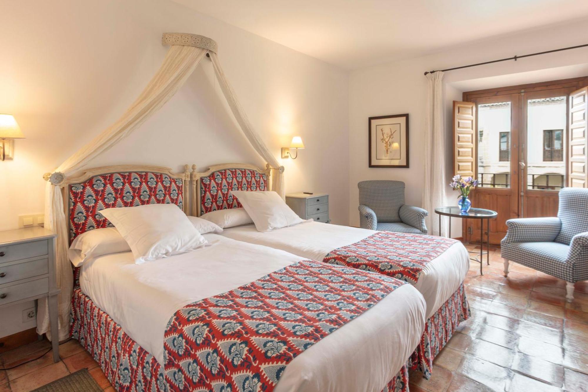 Hotel Puerta De La Luna Baeza Luaran gambar