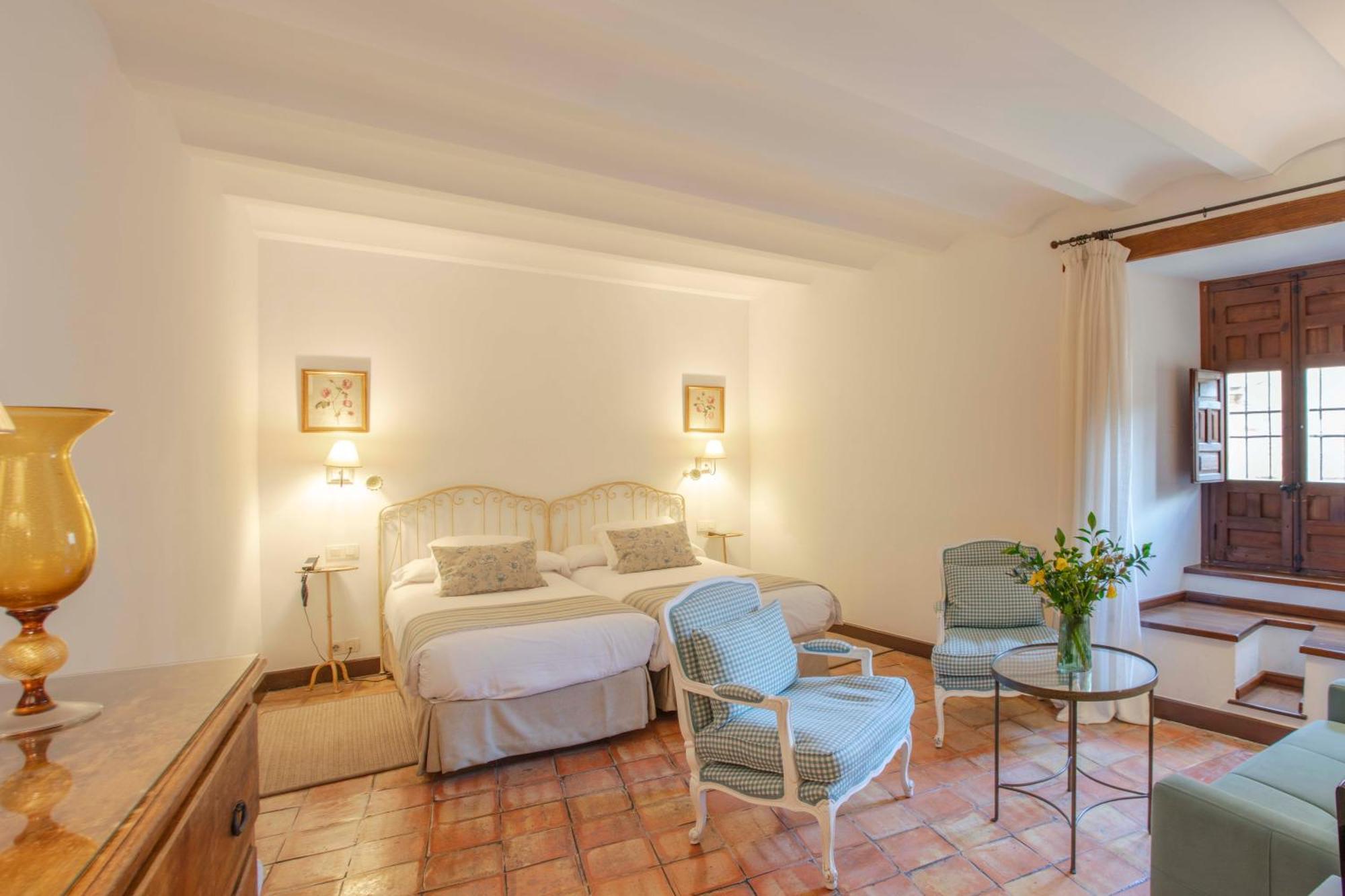 Hotel Puerta De La Luna Baeza Luaran gambar