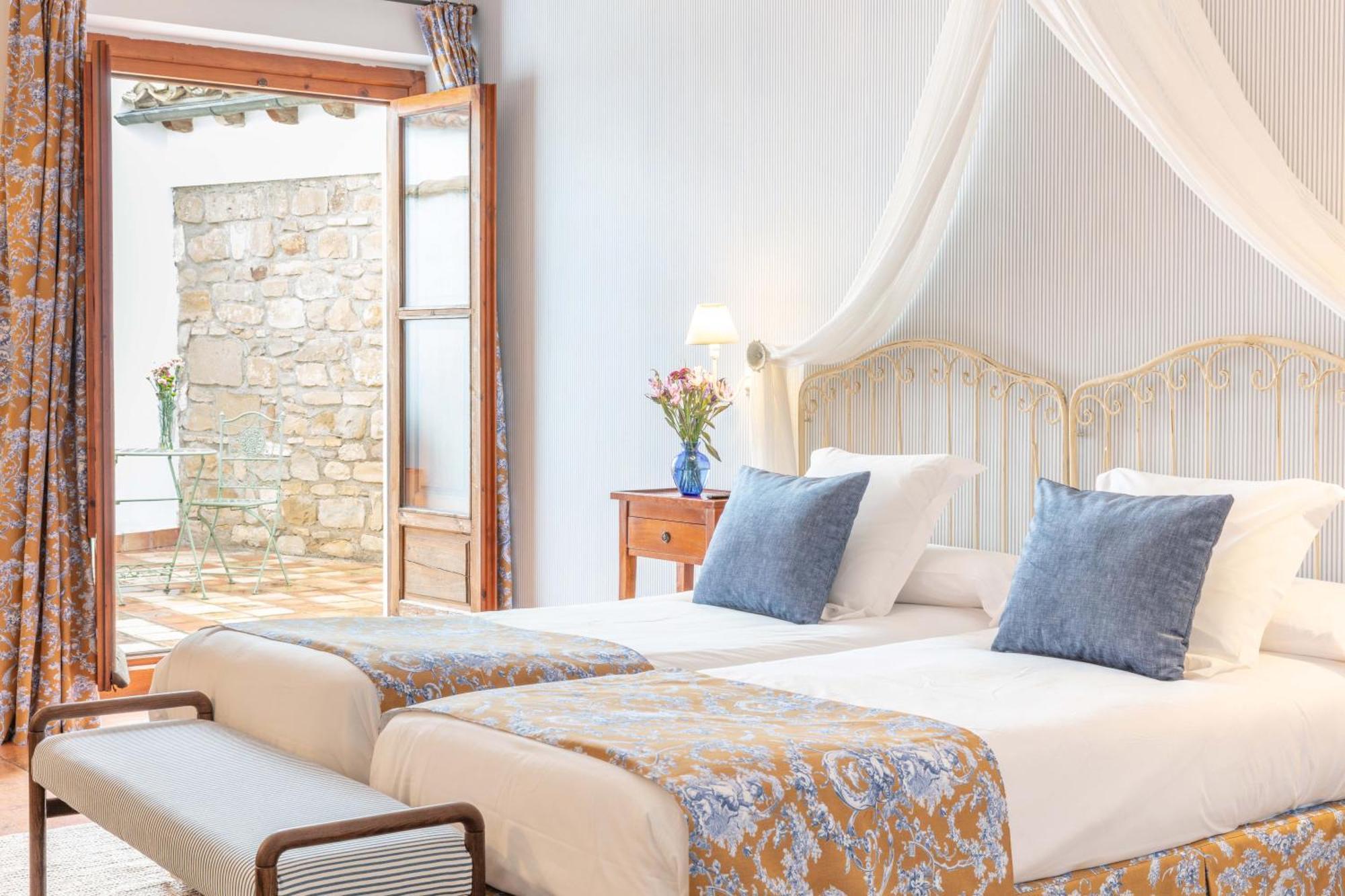 Hotel Puerta De La Luna Baeza Luaran gambar